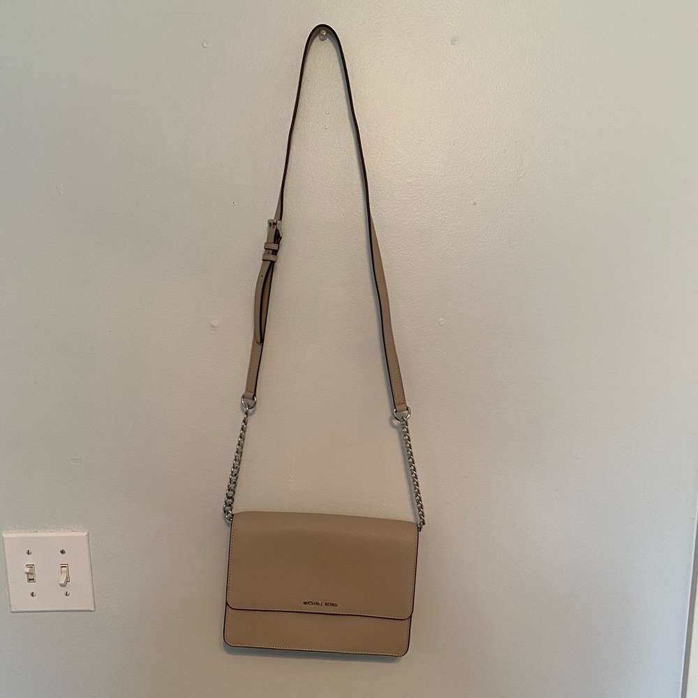 Never Used Michael Kors Purse!!